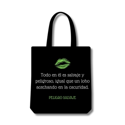 Tote bag bordada Peligro Salvaje de Layla Ruiz - Imagen 2